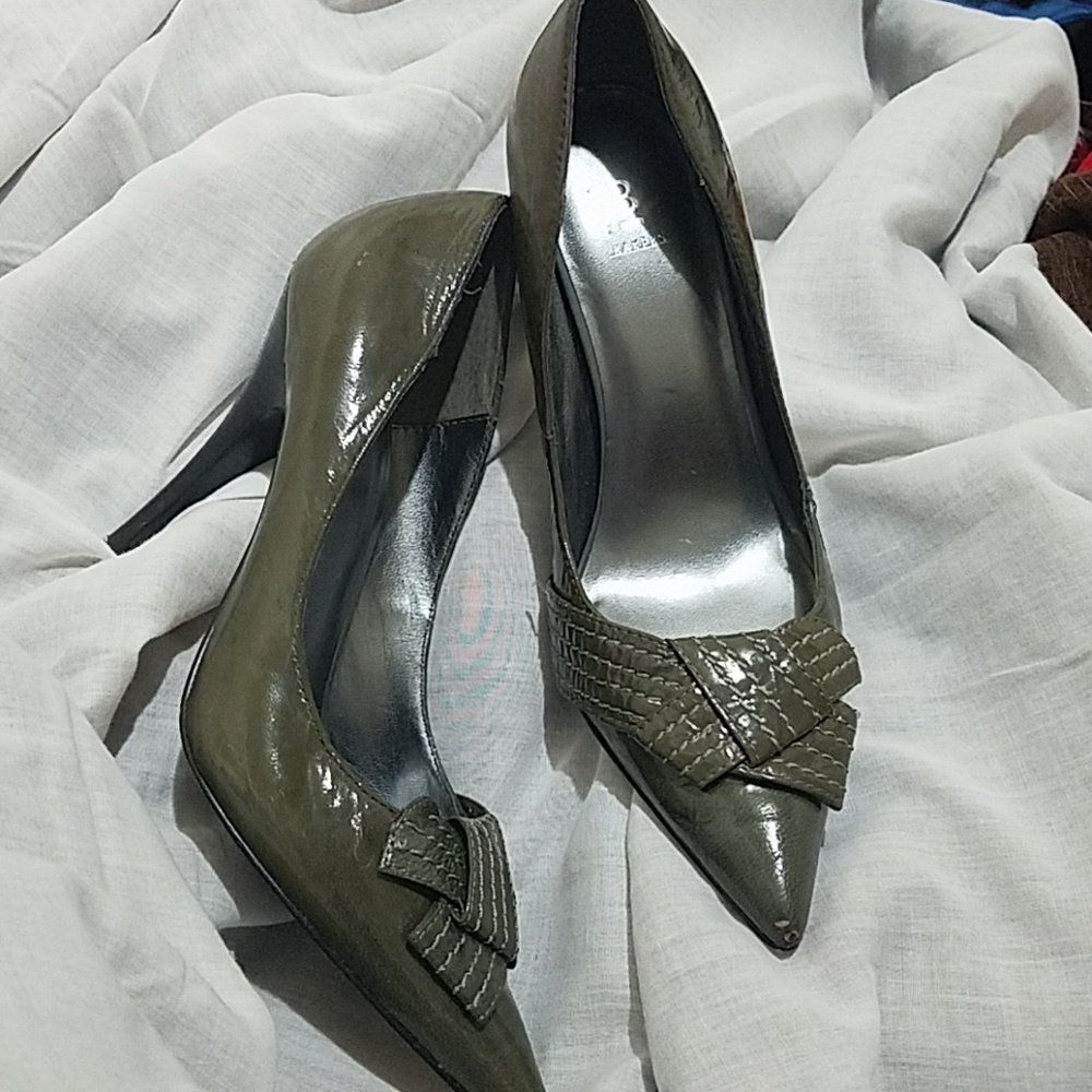 Heels - Picture 4 of 4
